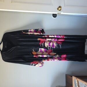 Natori Black Satin Floral Kimono Robe, Lounge Wear Or Moo Moo. Pockets
